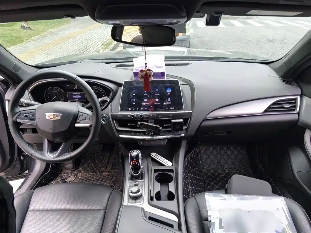 Cadillac CT5 — фото 10
