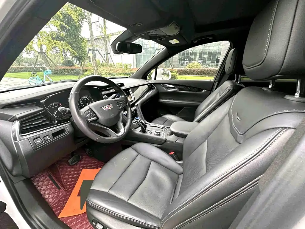 Cadillac XT6 — фото 7