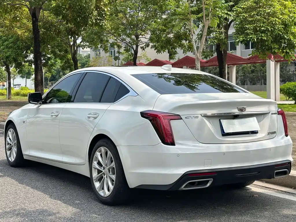 Cadillac CT5 — фото 15