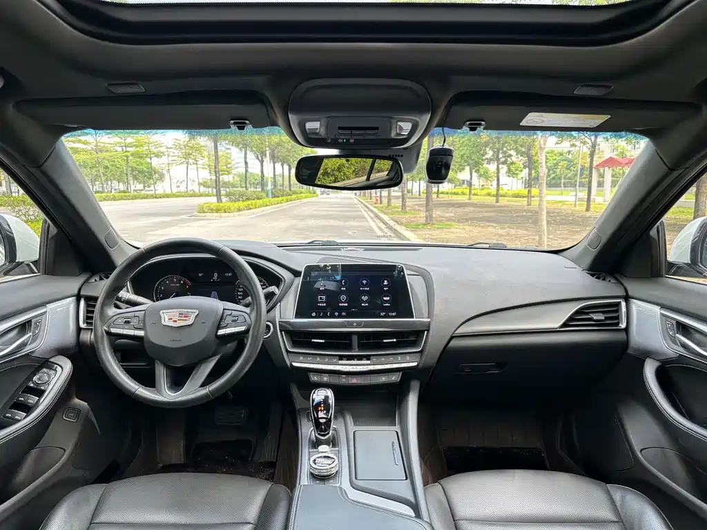 Cadillac CT5 — фото 5