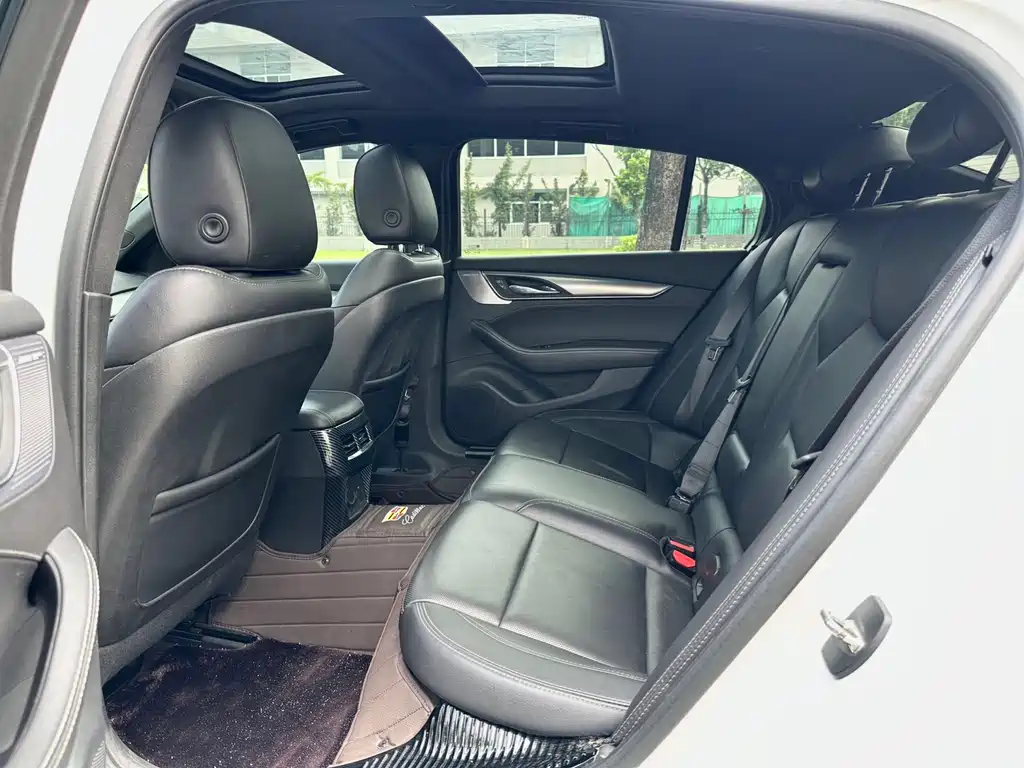 Cadillac CT5 — фото 6
