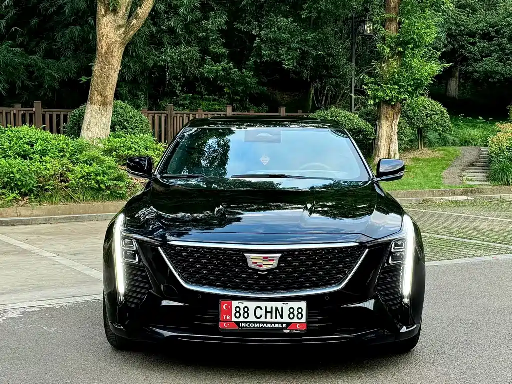 Cadillac CT5 — фото 11