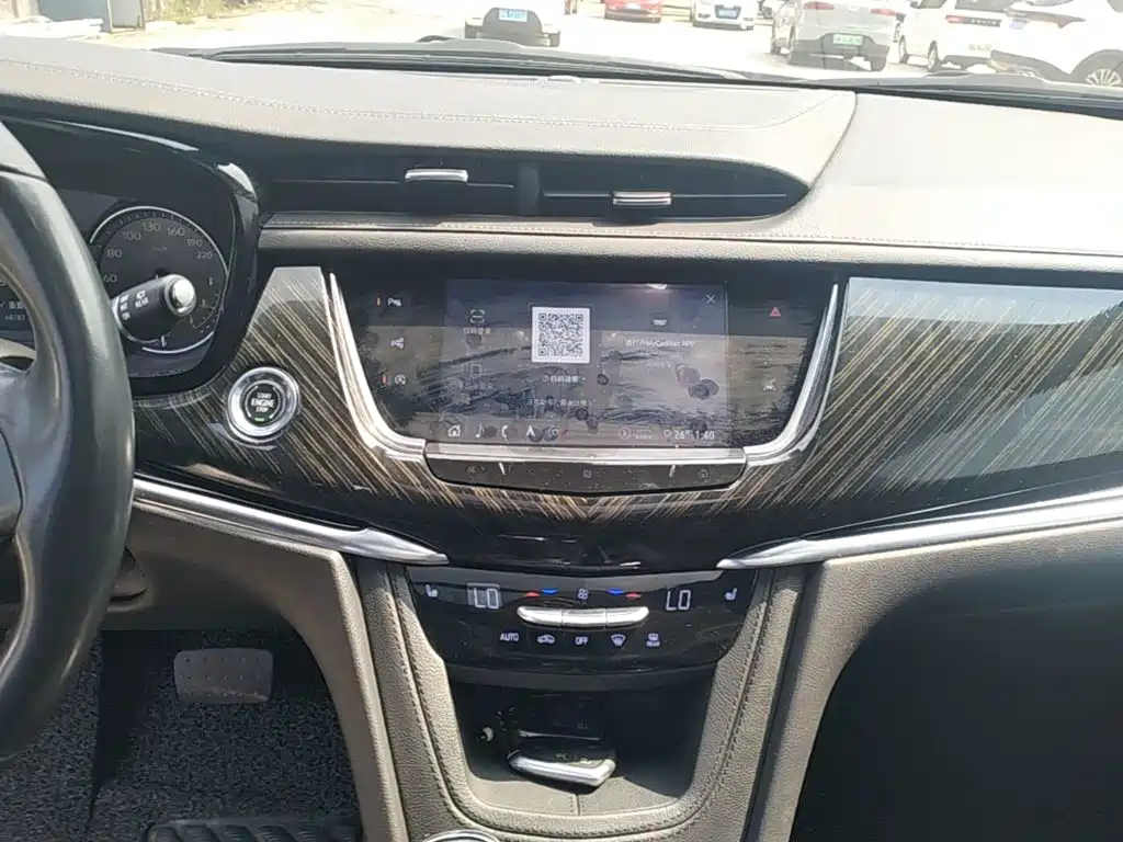 Cadillac XT6 — фото 13