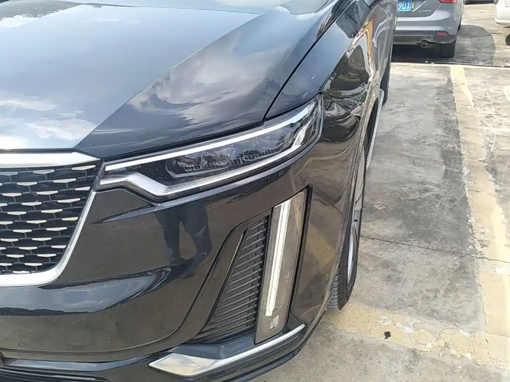 Cadillac XT6 — фото 24