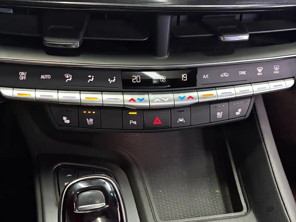 Cadillac CT5 — фото 14