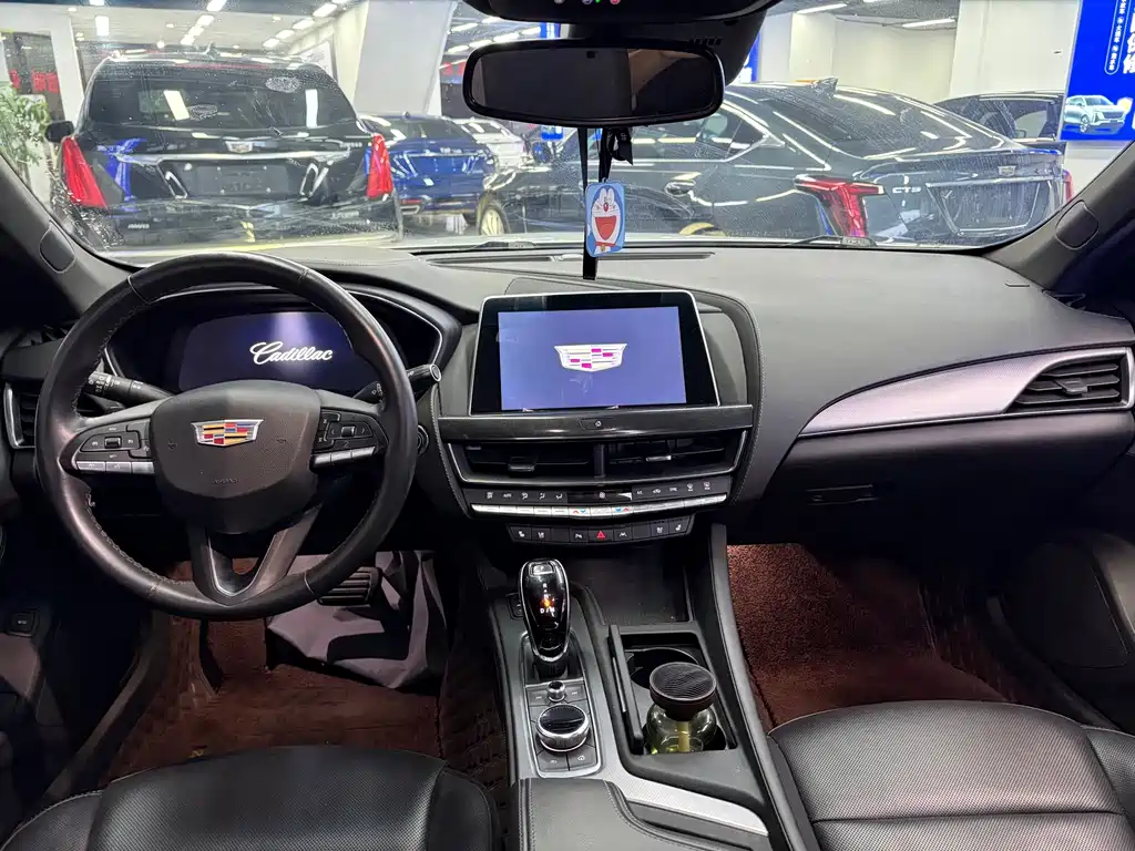Cadillac CT5 — фото 7
