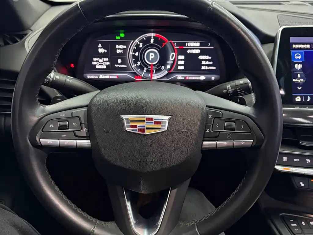 Cadillac CT5 — фото 10