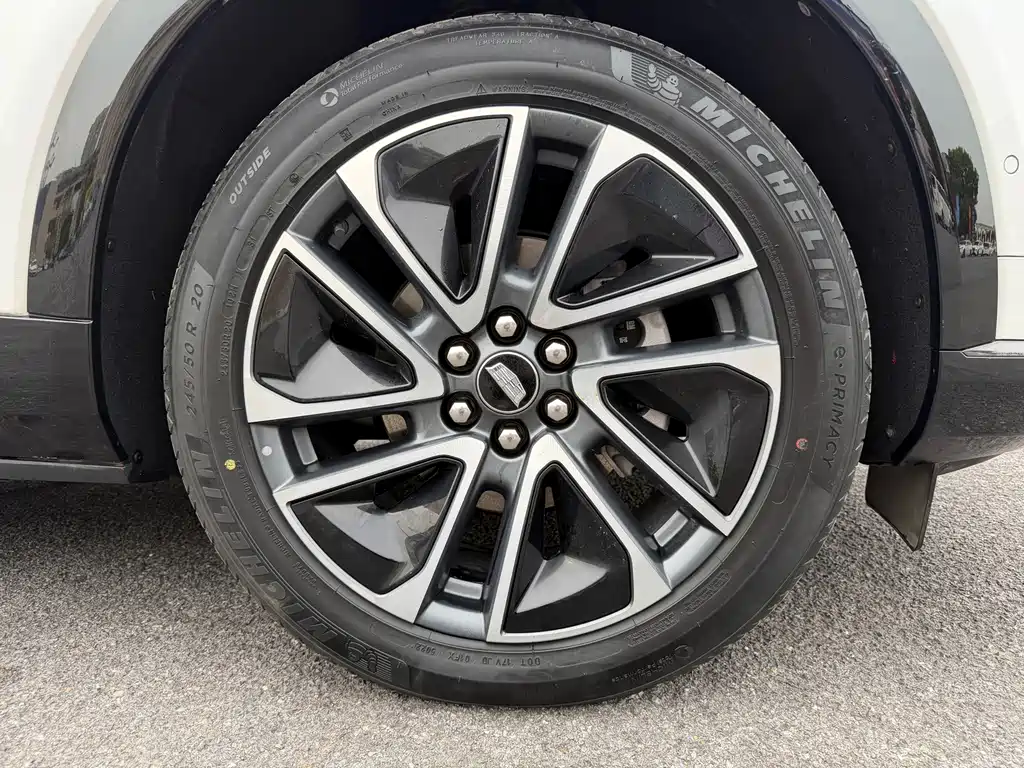 Cadillac IQ — фото 20