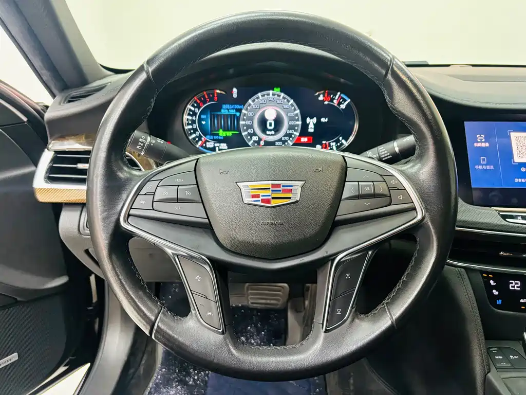 Cadillac CT6 — фото 14