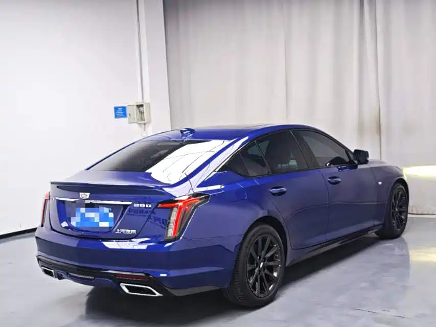 Cadillac CT5 — фото 9