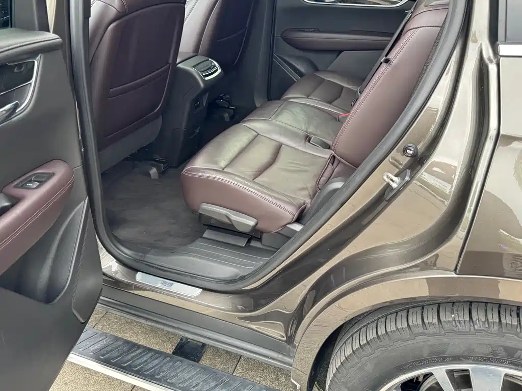 Cadillac XT6 — фото 16
