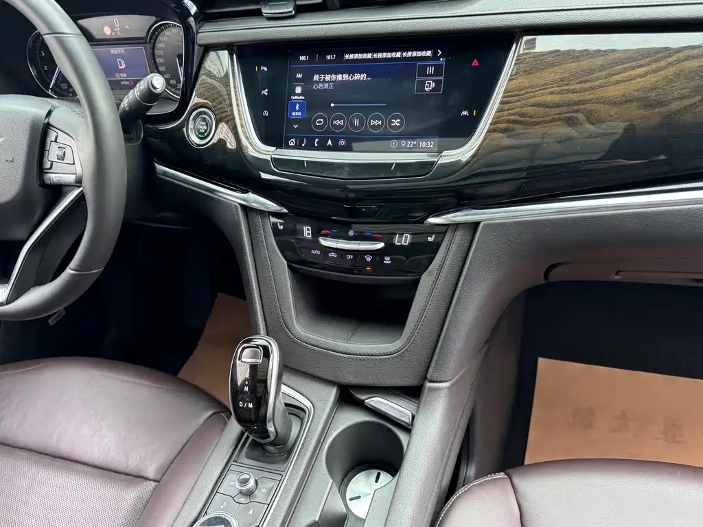Cadillac XT6 — фото 33