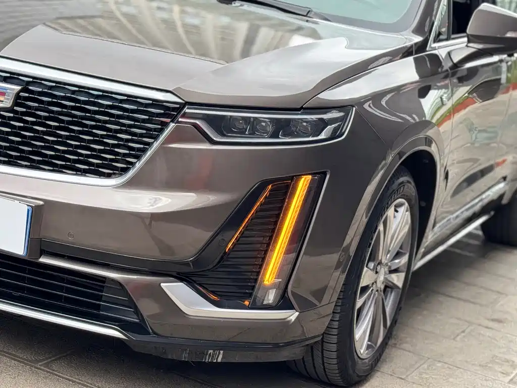 Cadillac XT6 — фото 36