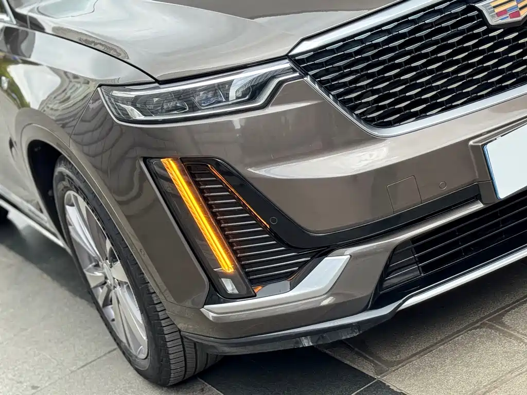 Cadillac XT6 — фото 37