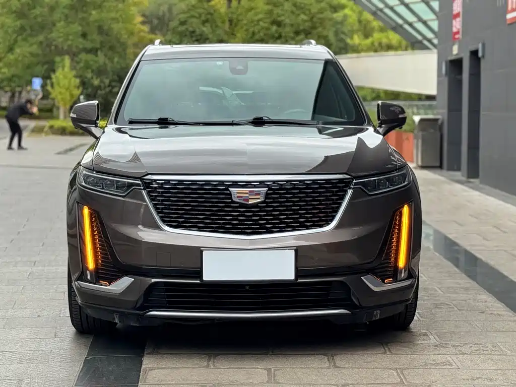 Cadillac XT6 — фото 38