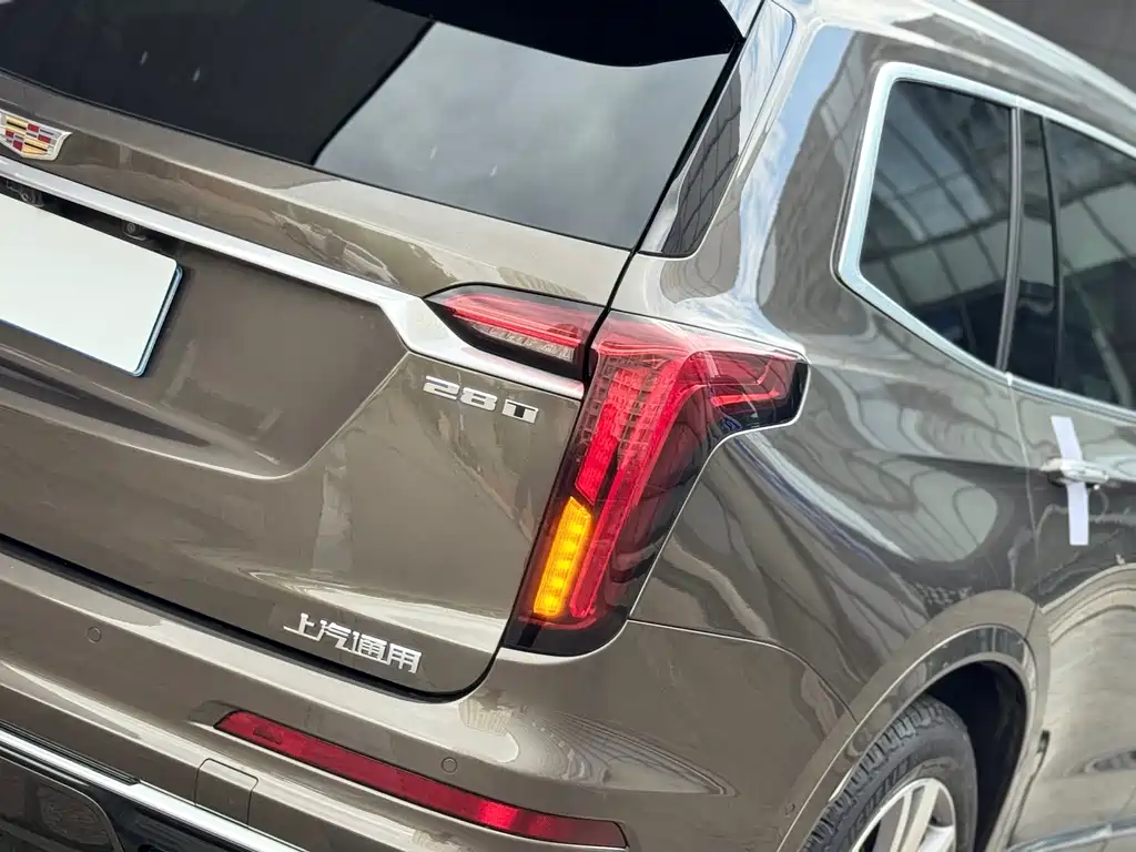 Cadillac XT6 — фото 40