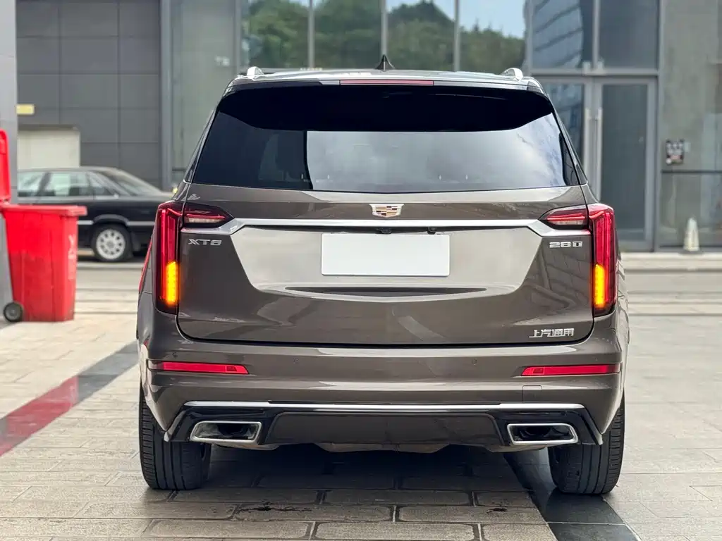 Cadillac XT6 — фото 41