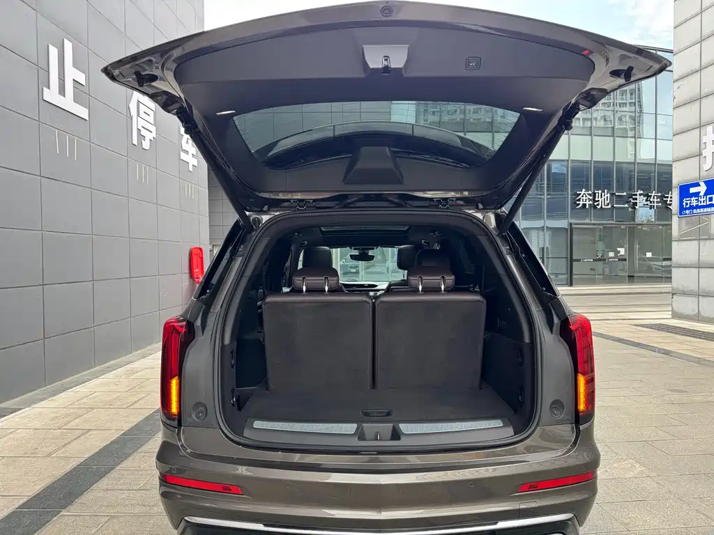Cadillac XT6 — фото 42