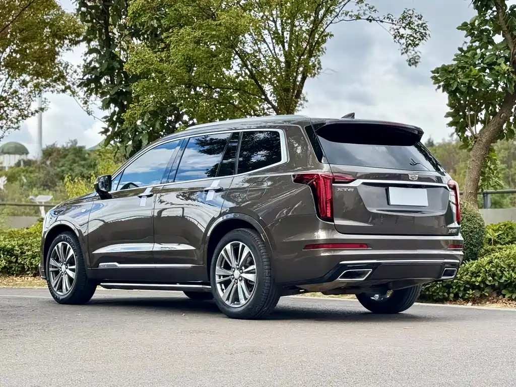 Cadillac XT6 — фото 7