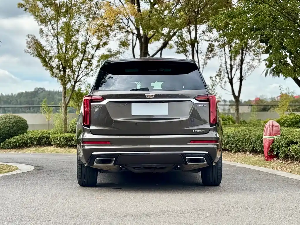Cadillac XT6 — фото 8