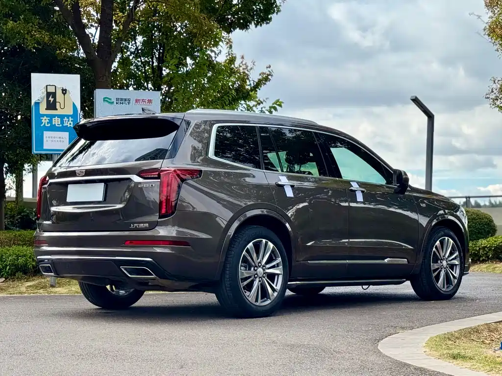 Cadillac XT6 — фото 9
