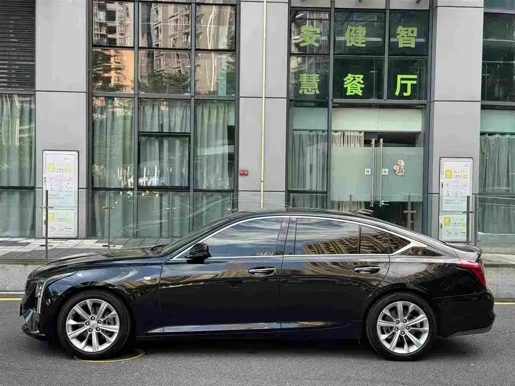 Cadillac CT5 — фото 2