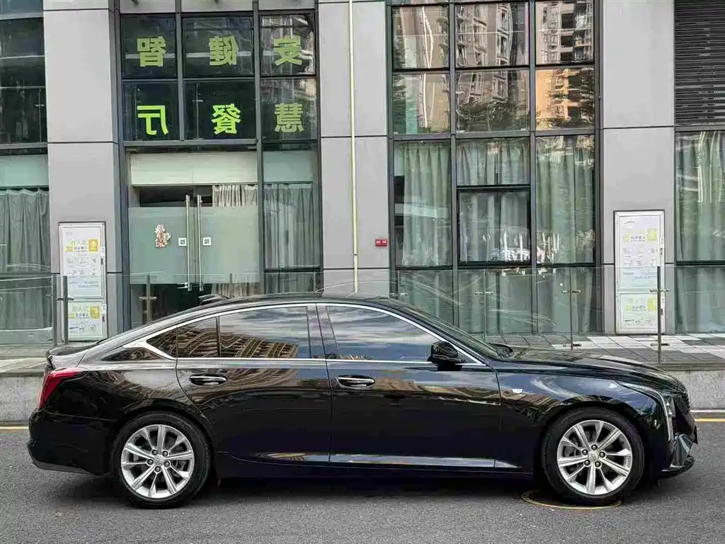 Cadillac CT5 — фото 4