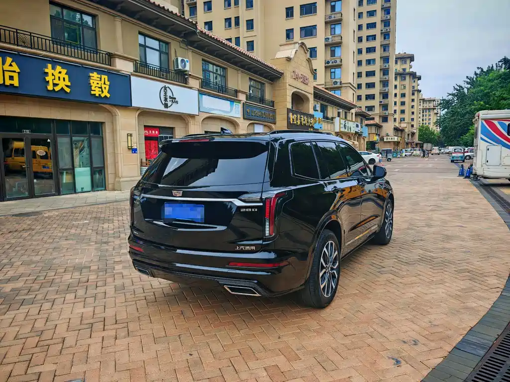 Cadillac XT6 — фото 22