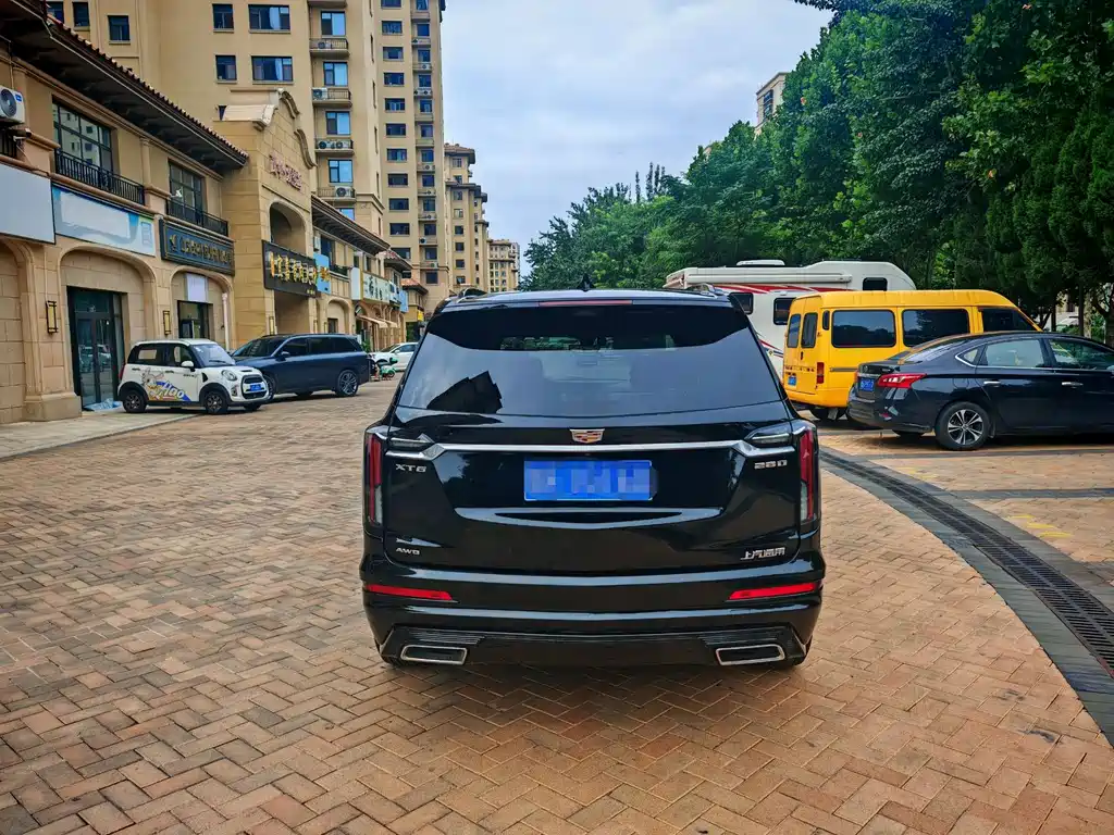 Cadillac XT6 — фото 23