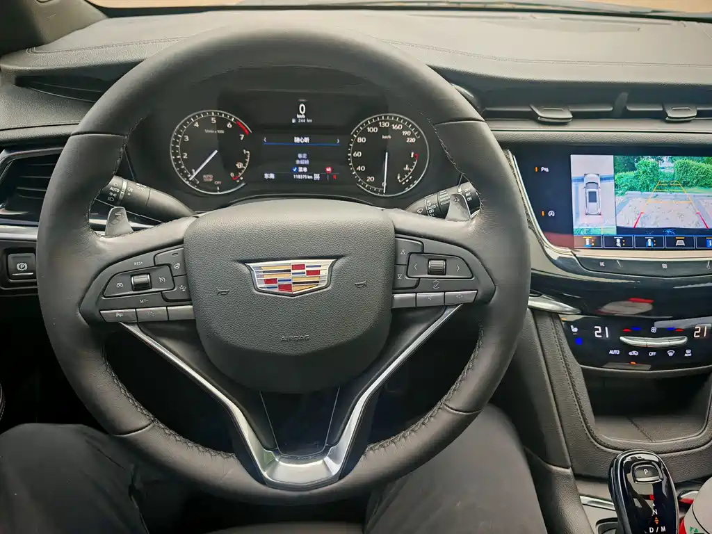 Cadillac XT6 — фото 5