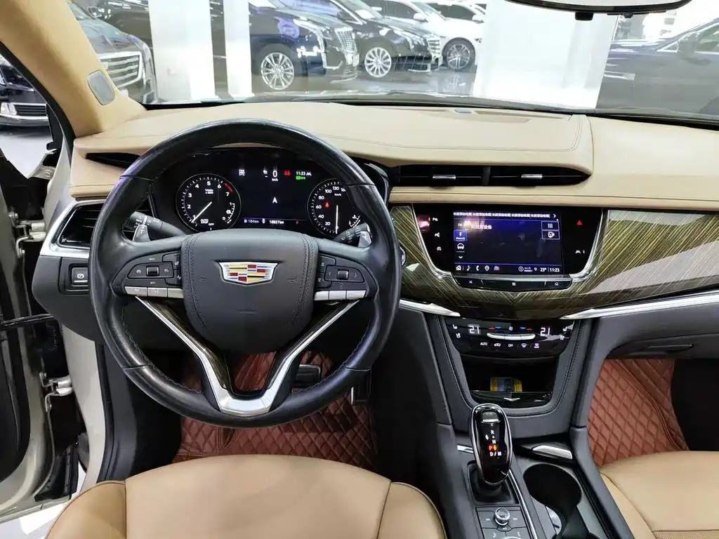 Cadillac XT6 — фото 8