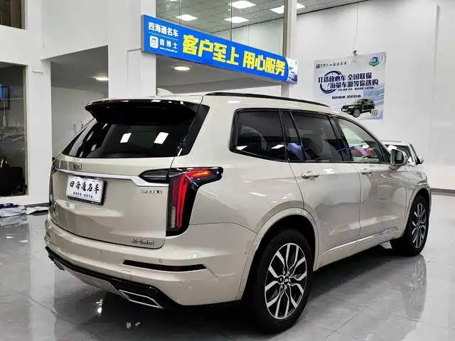 Cadillac XT6 — фото 10