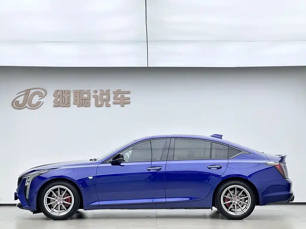 Cadillac CT5 — фото 3