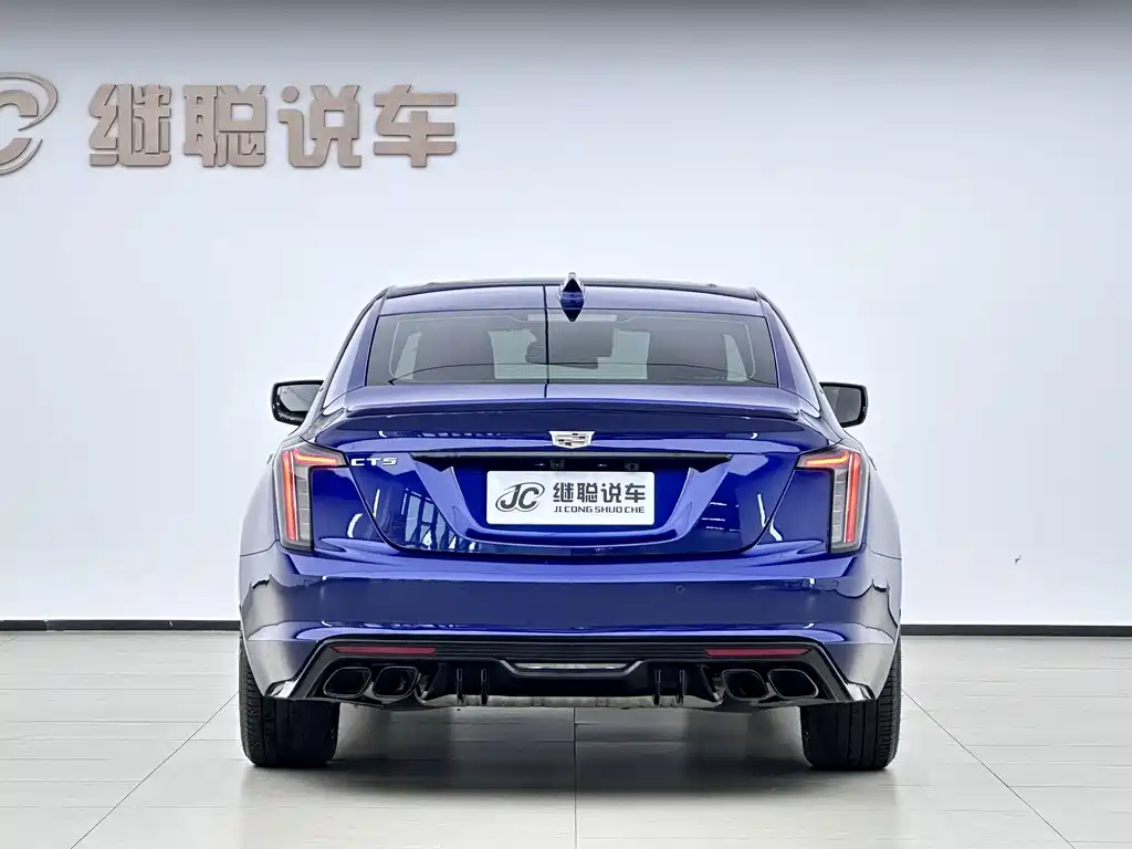 Cadillac CT5 — фото 10