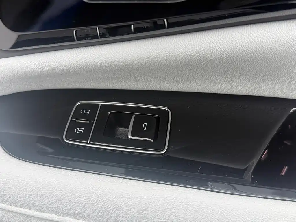 Cadillac IQ — фото 16