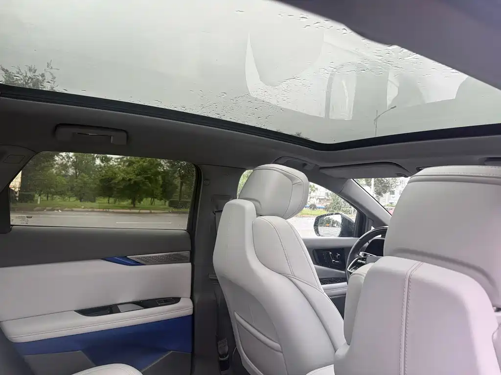 Cadillac IQ — фото 20
