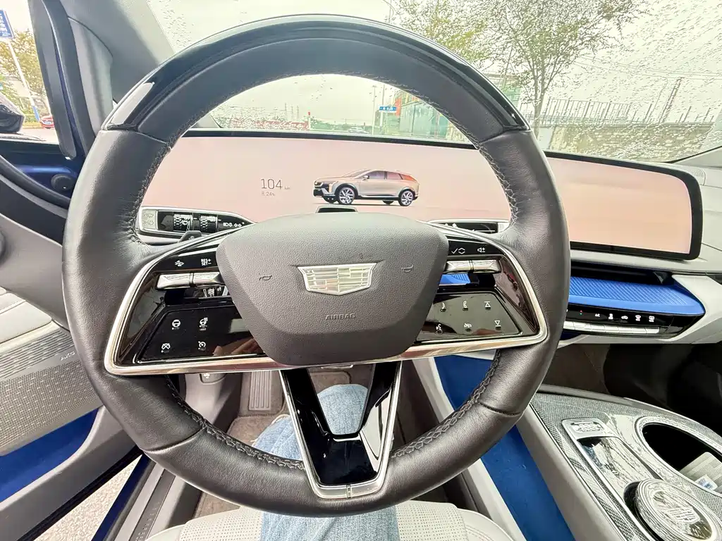 Cadillac IQ — фото 25
