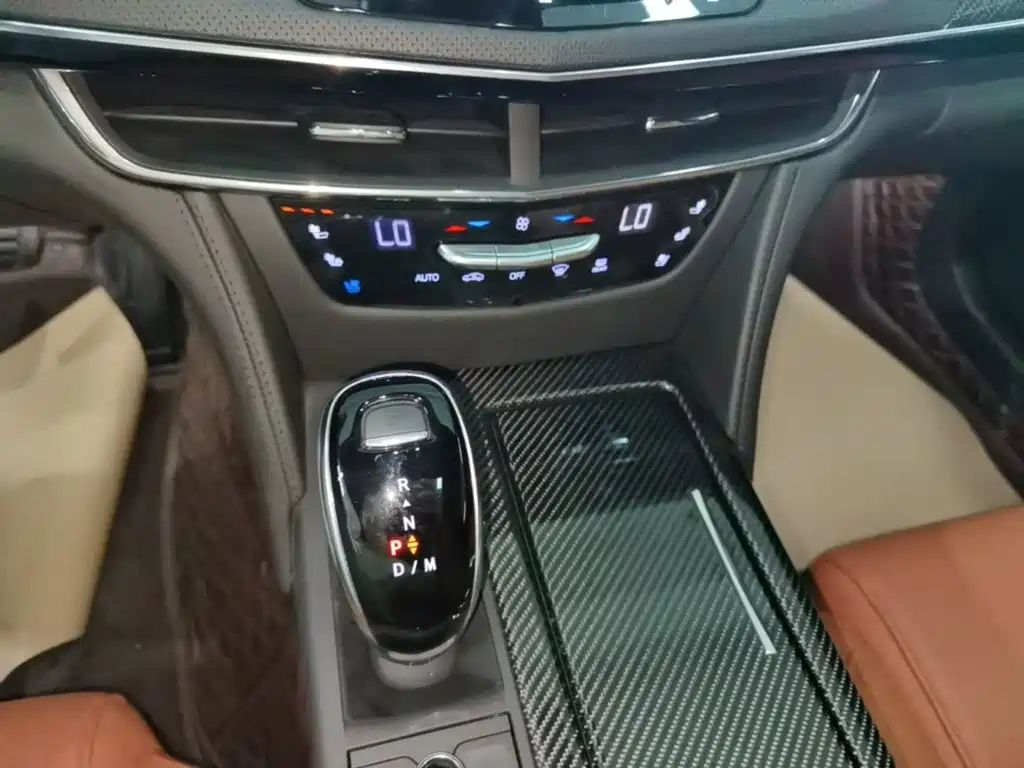 Cadillac CT6 — фото 14
