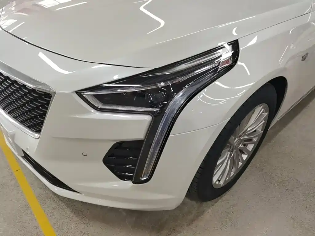 Cadillac CT6 — фото 24