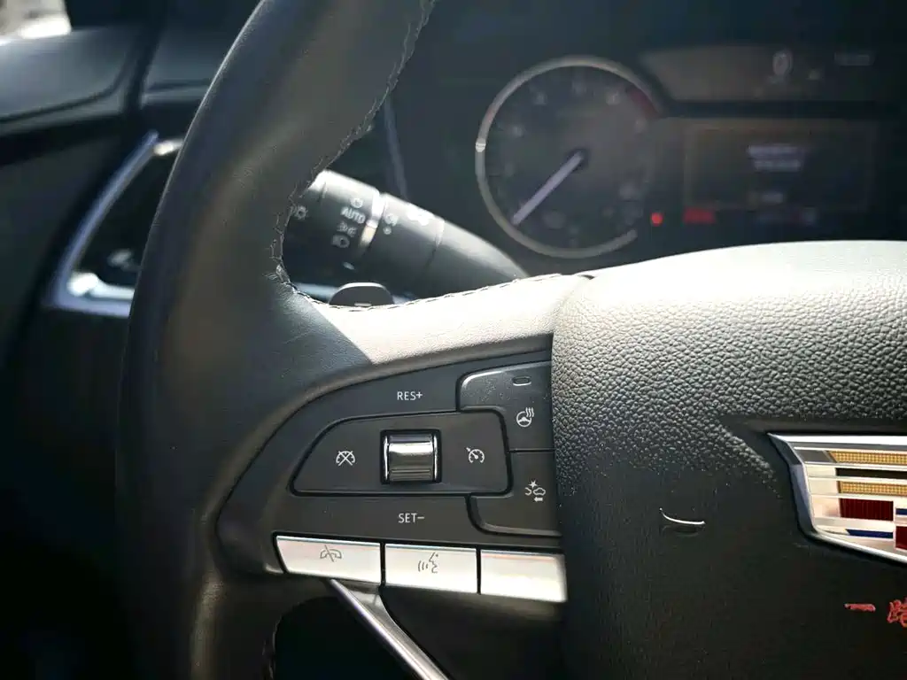 Cadillac XT6 — фото 2