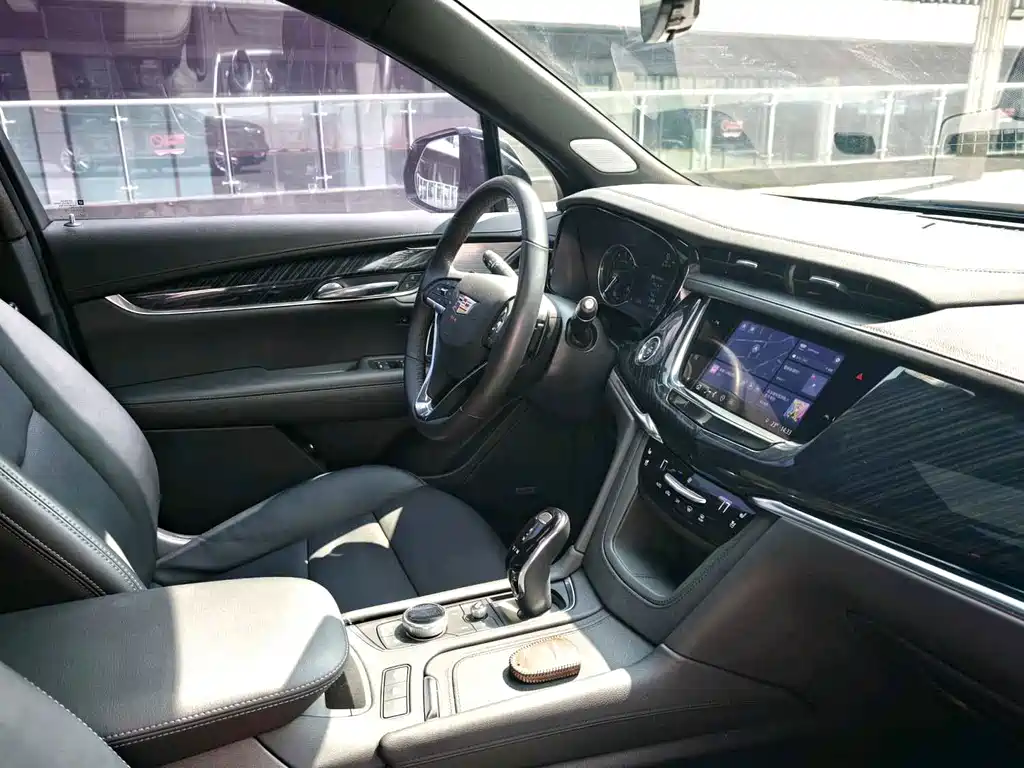Cadillac XT6 — фото 6