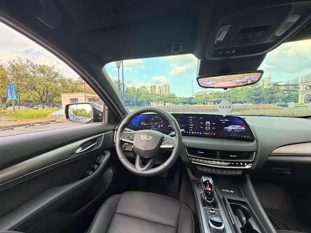 Cadillac CT5 — фото 13