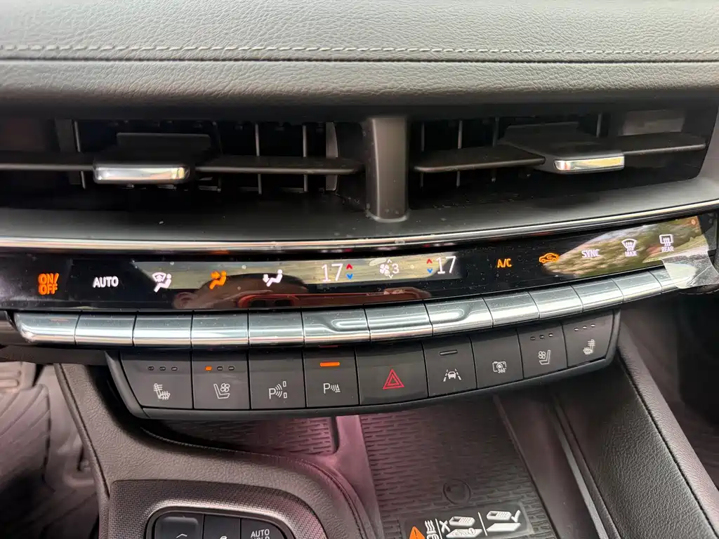 Cadillac CT5 — фото 18