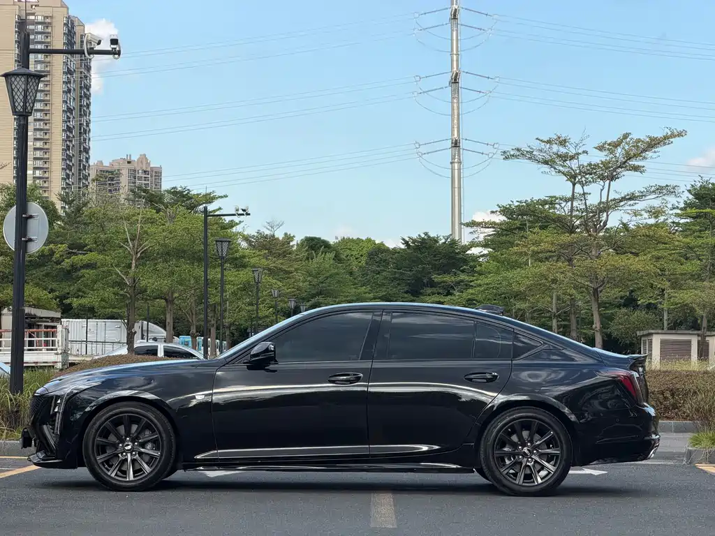 Cadillac CT5 — фото 4