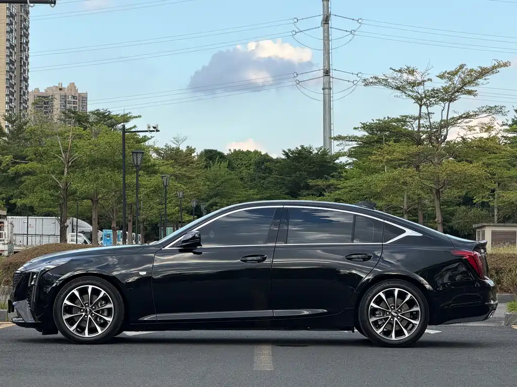Cadillac CT5 — фото 7