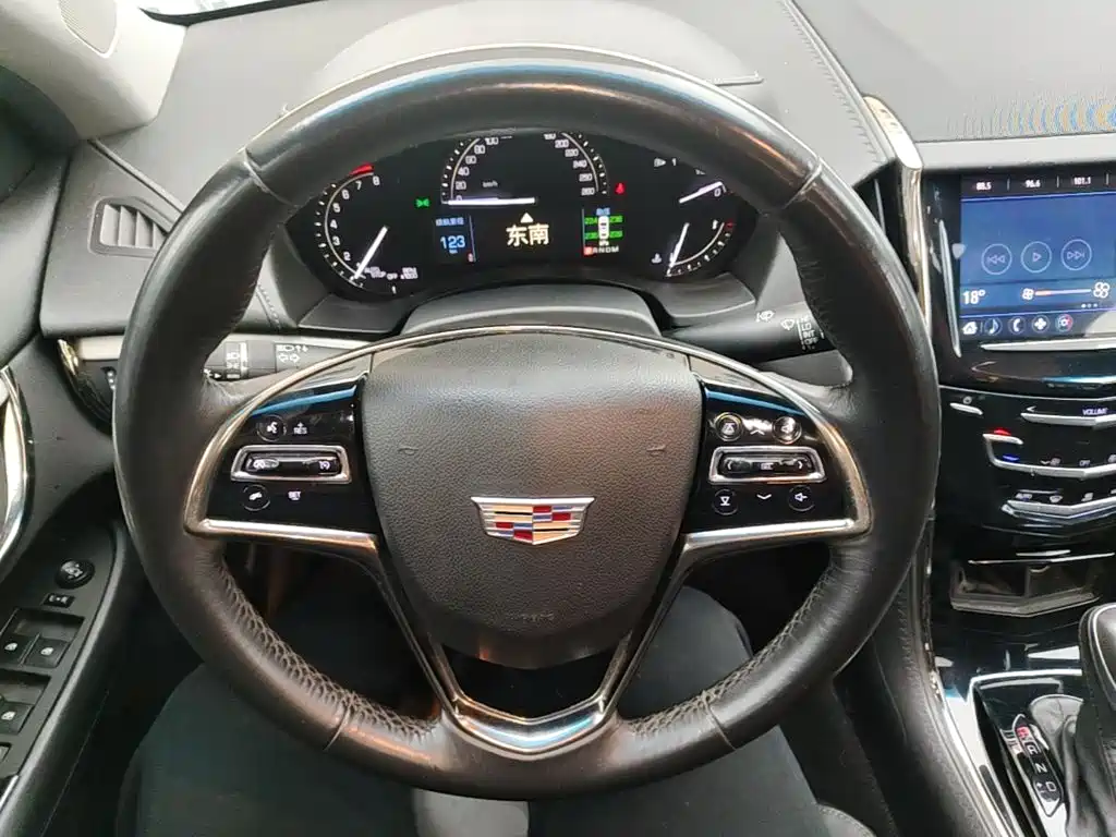 Cadillac ATS-L — фото 11