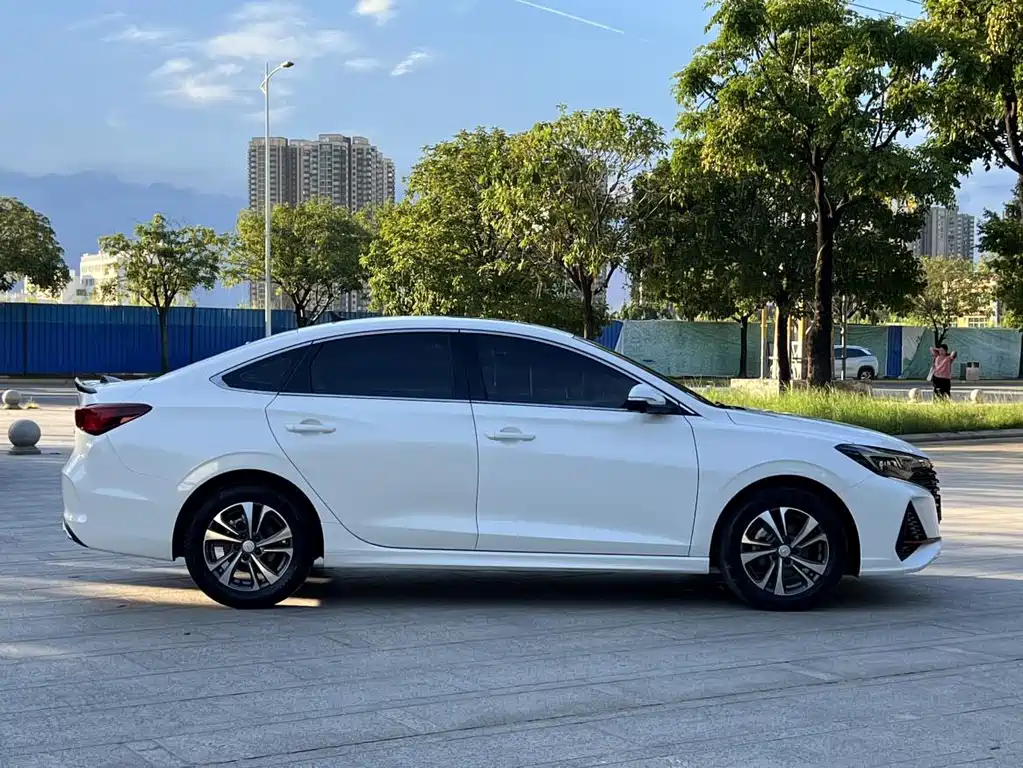 Changan Eado — фото 13