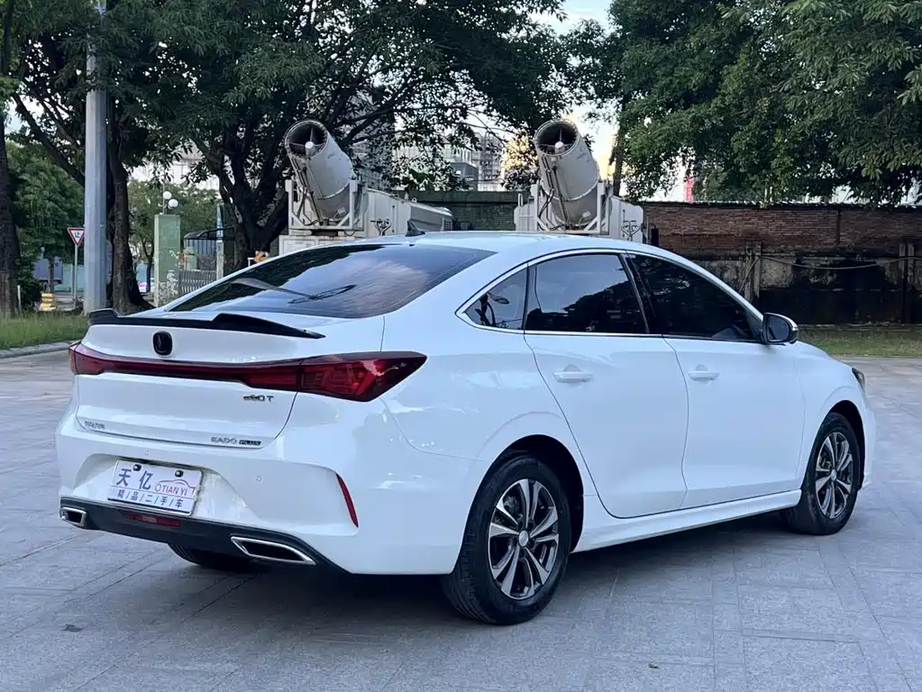 Changan Eado — фото 10