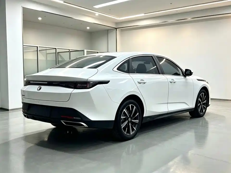 Changan Eado — фото 7