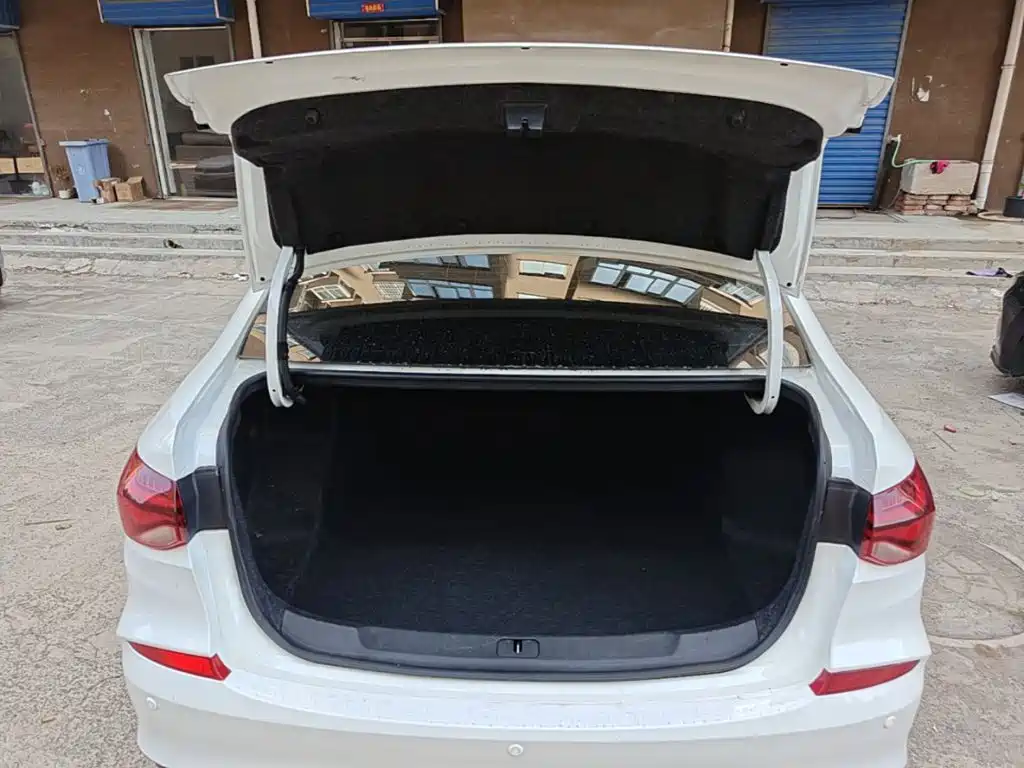 Chevrolet Monza — фото 19